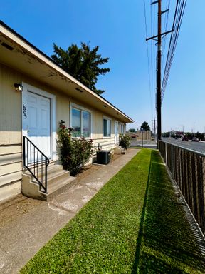Non-Refundable & Security Deposit Total: $800.00 – photo 1
