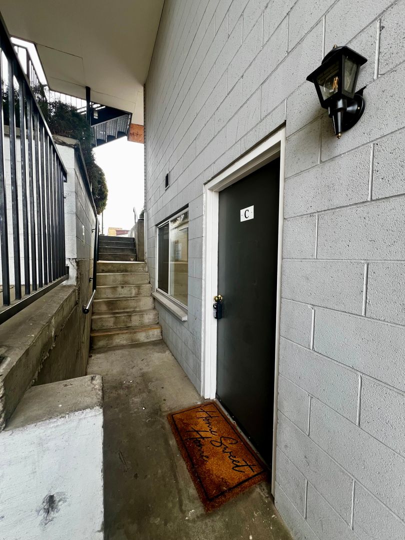 Ellensburg Apartment: 704 N Water Street