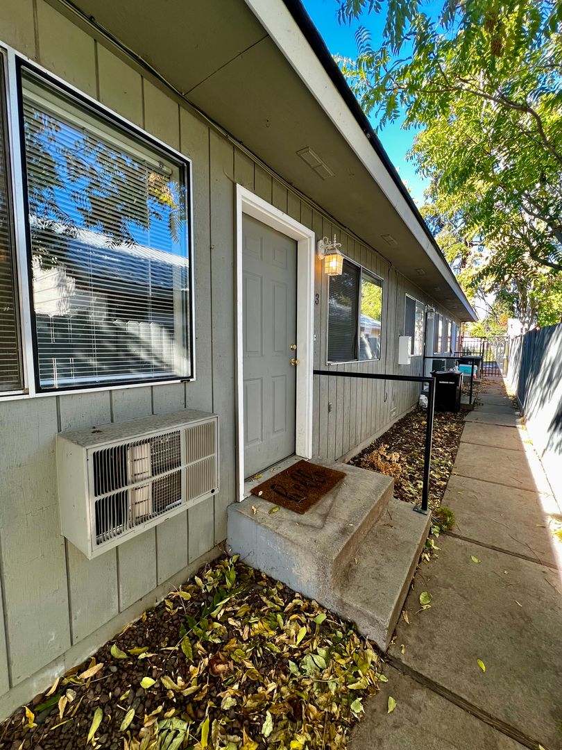 Yakima Apartment: 1316 Garfield Ave