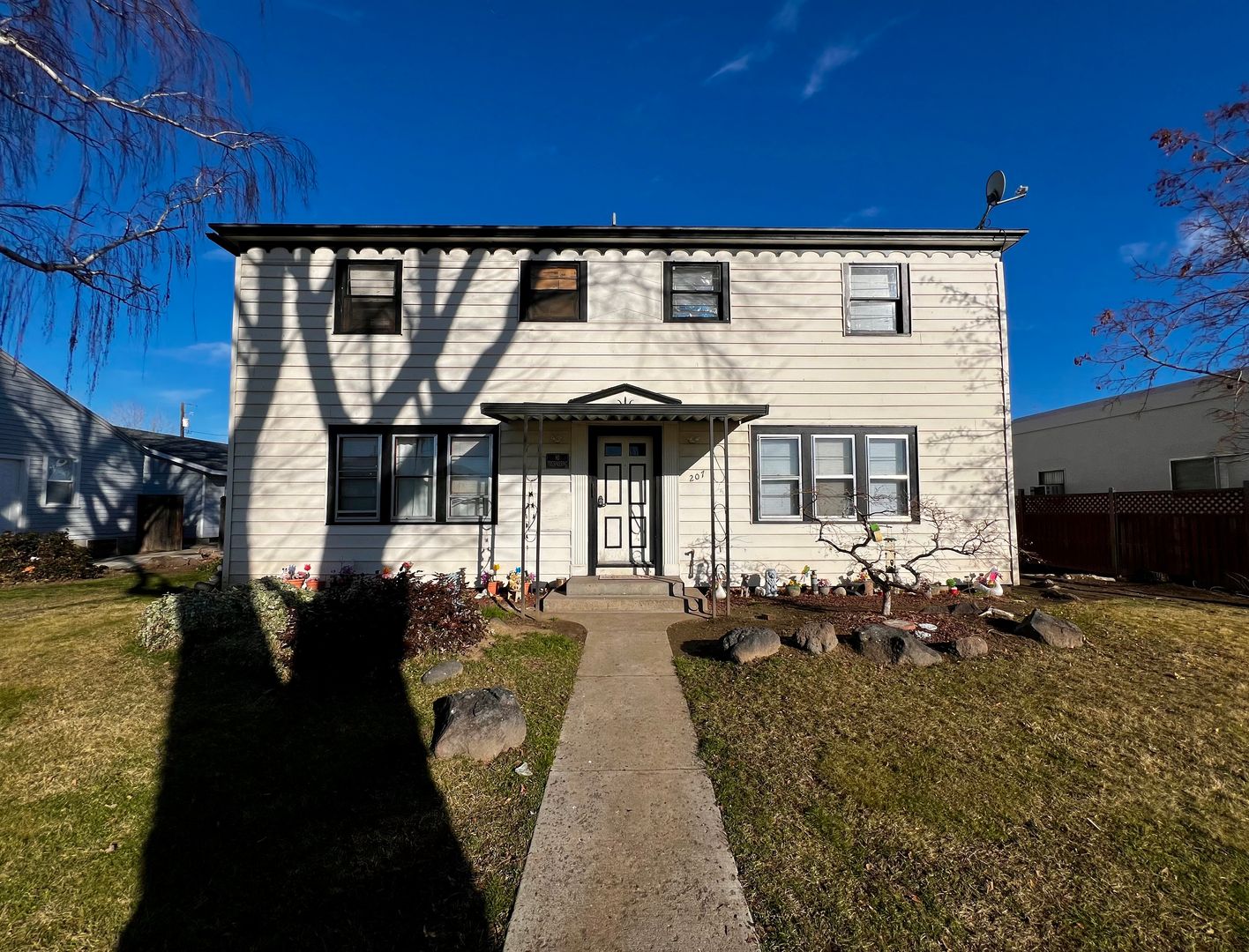 Yakima Apartment: 207 S. 9th Ave