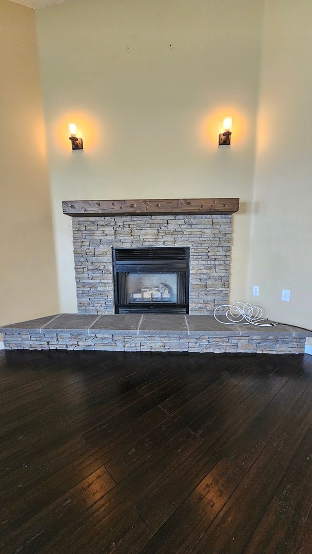 Yakima House: 204 S 86th Place