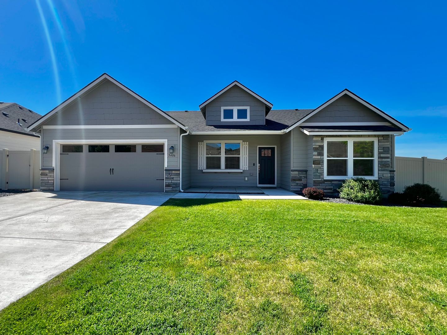 Yakima House: 5406 Wildrye Loop