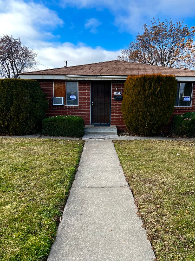 Yakima Apartment: 1016 S 1st Avenue