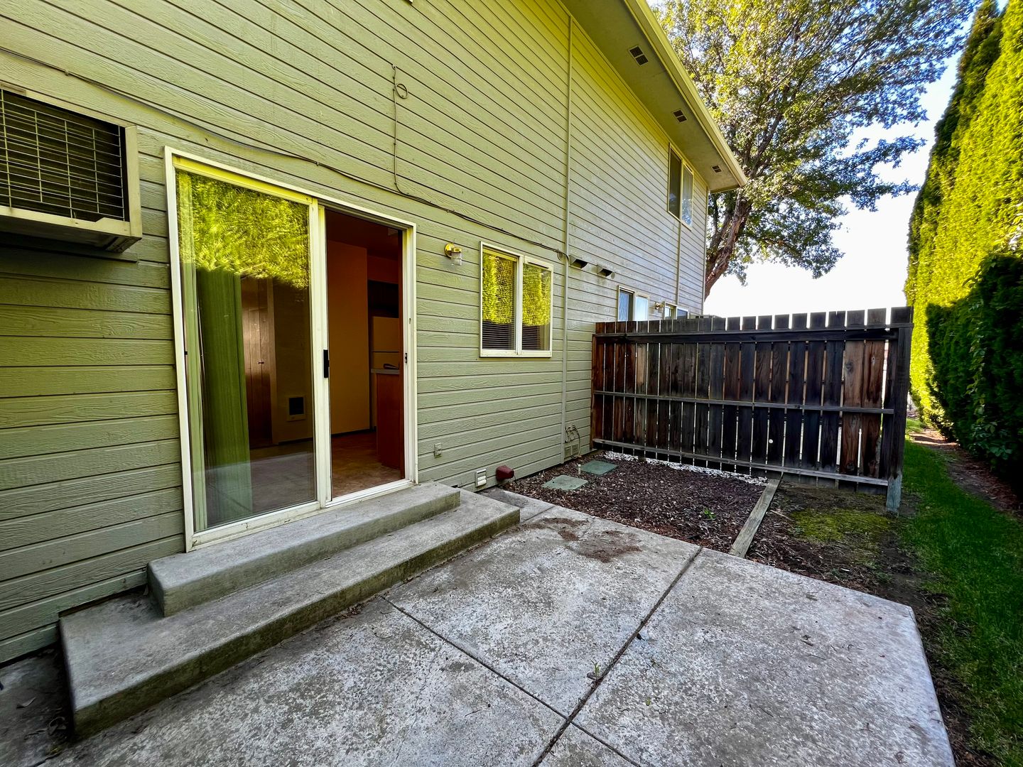 Yakima Apartment: 1221 S 75th Ave