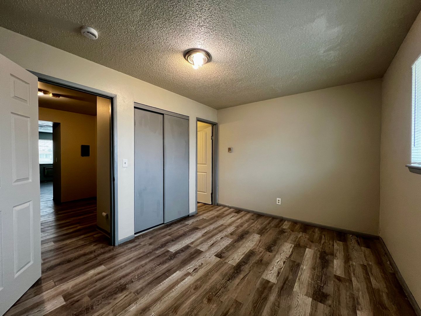 Sunnyside Apartment: 1215 S 6th Street