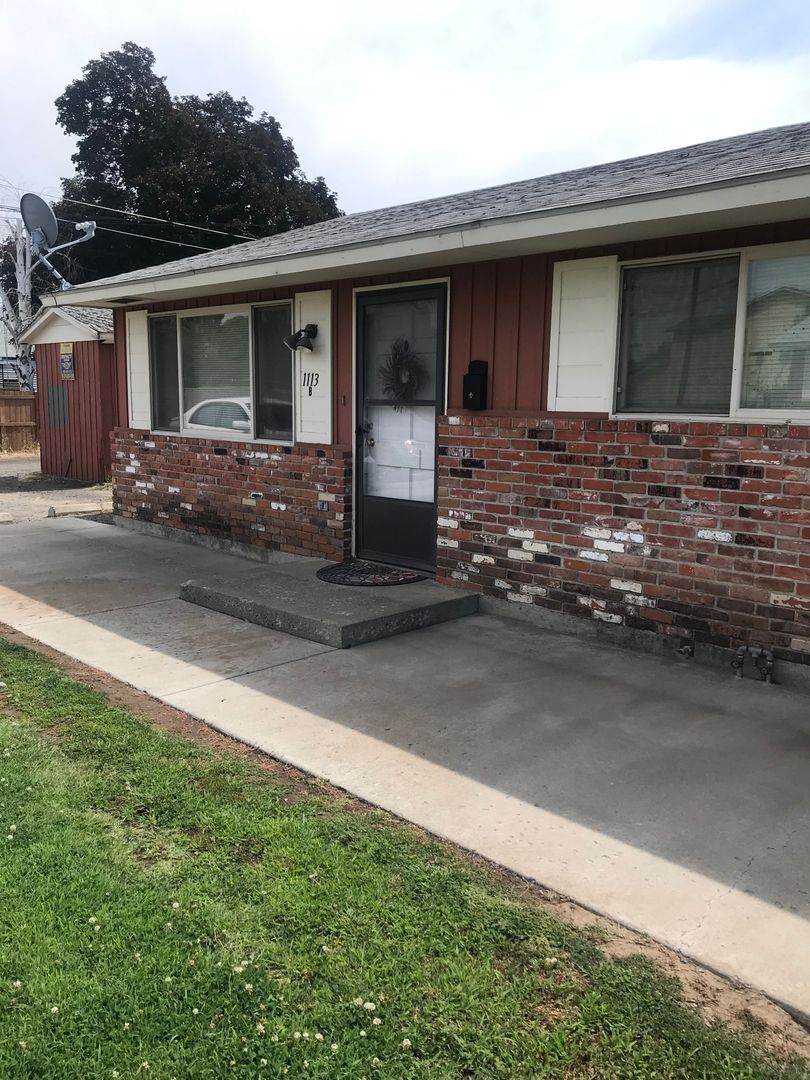 Yakima Apartment: 1113 S. 12th Ave