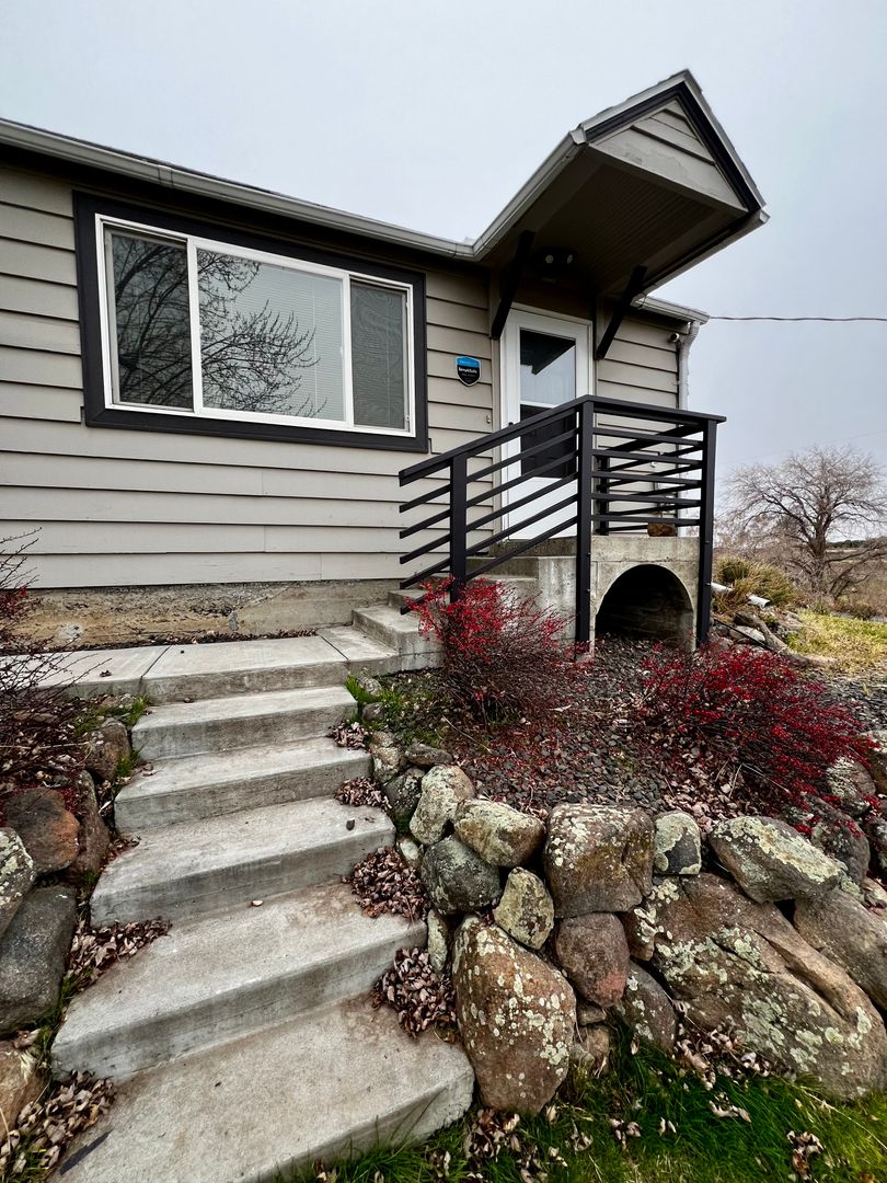 Tieton House: 261 Wilcox Road