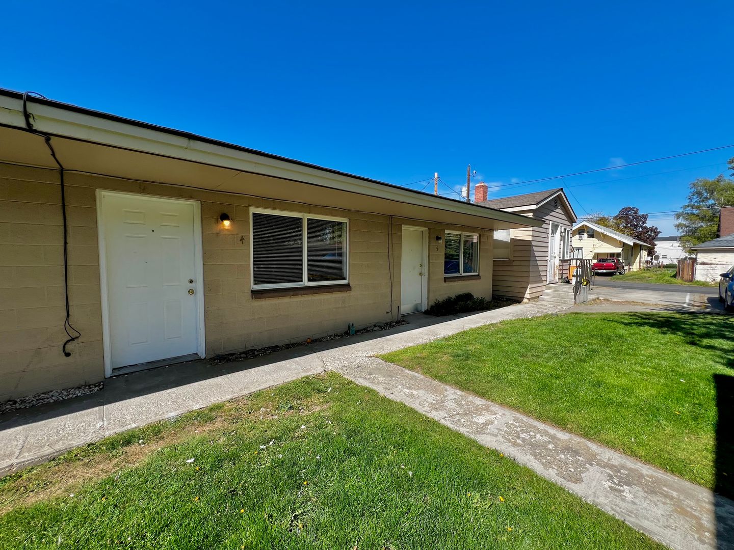 Yakima Apartment: 211 S. 10th Ave