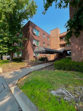Non-Refundable & Security Deposit Total: $1095.00 – photo 1