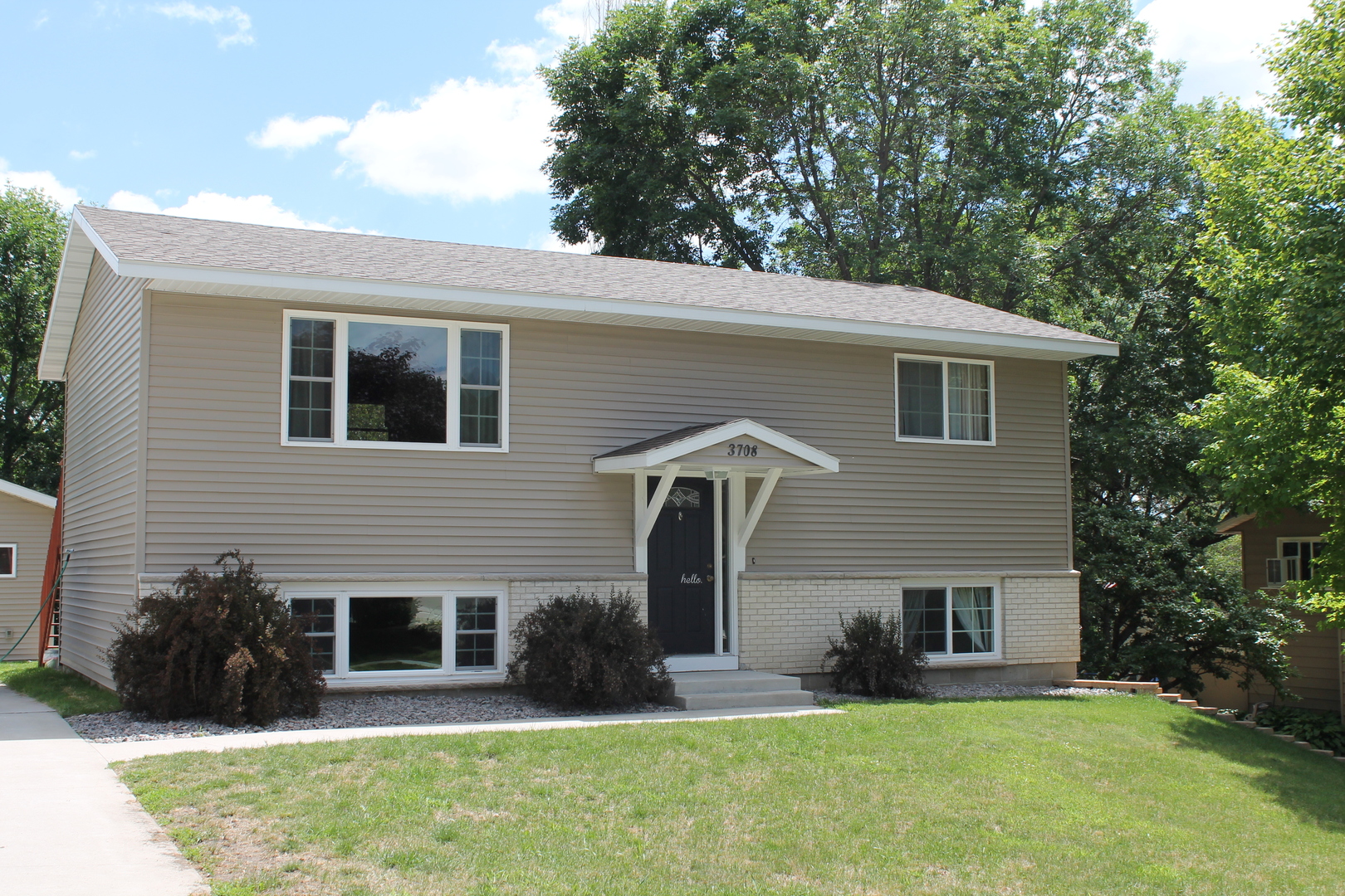 Rochester House: 3708 Willow Heights Dr SW