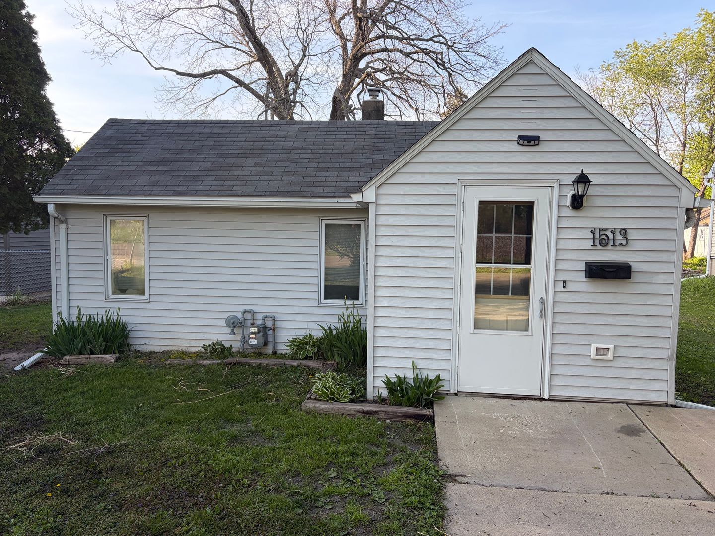 Rochester House: 1513 2nd St NE