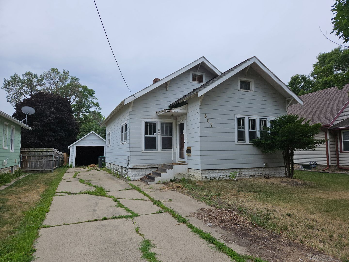 Austin House: 807 3rd Ave. NW