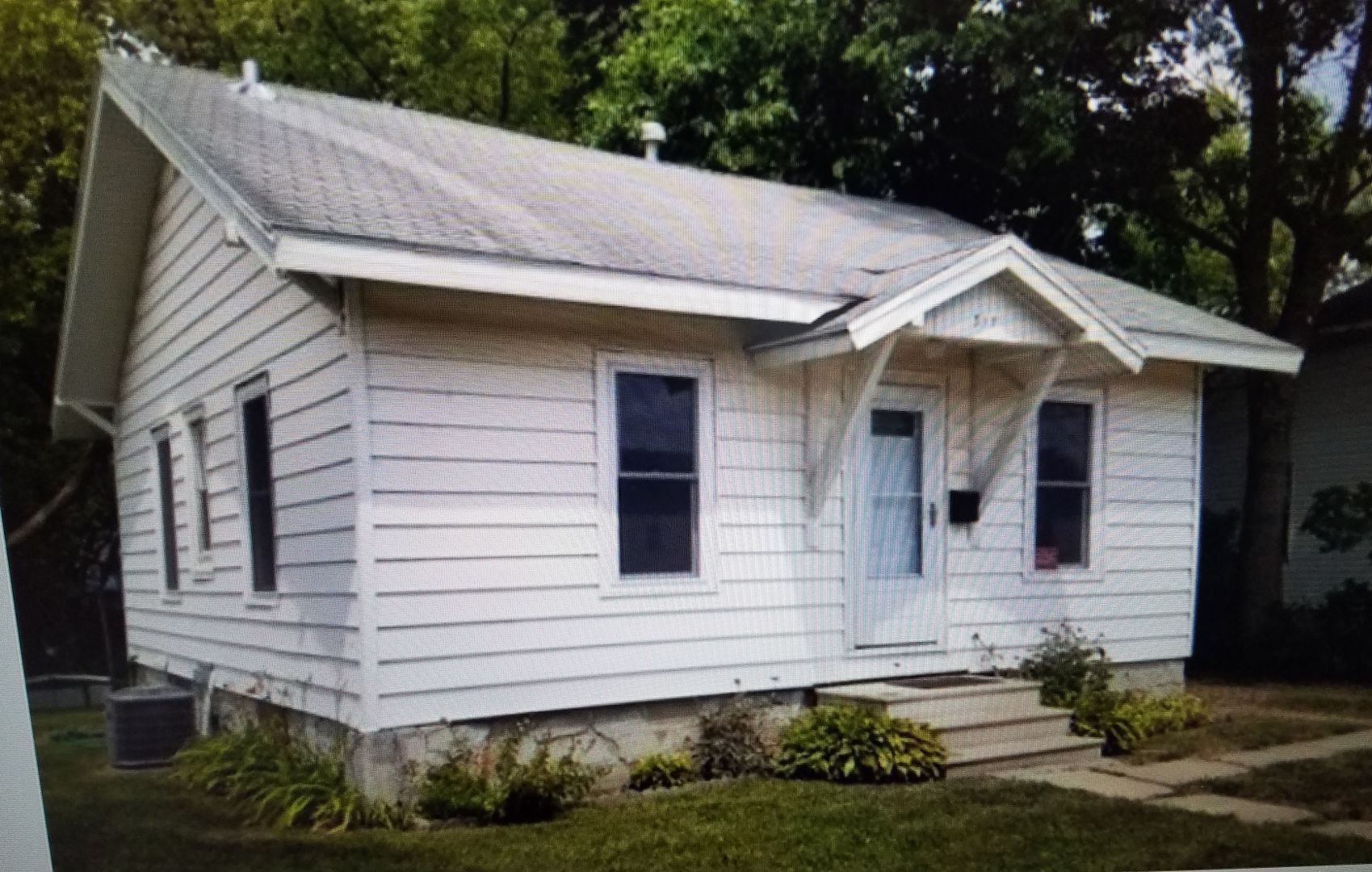 Albert Lea House: 317 E 8th St