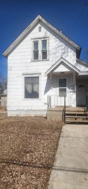2 bedroom 2 bath apartment split level