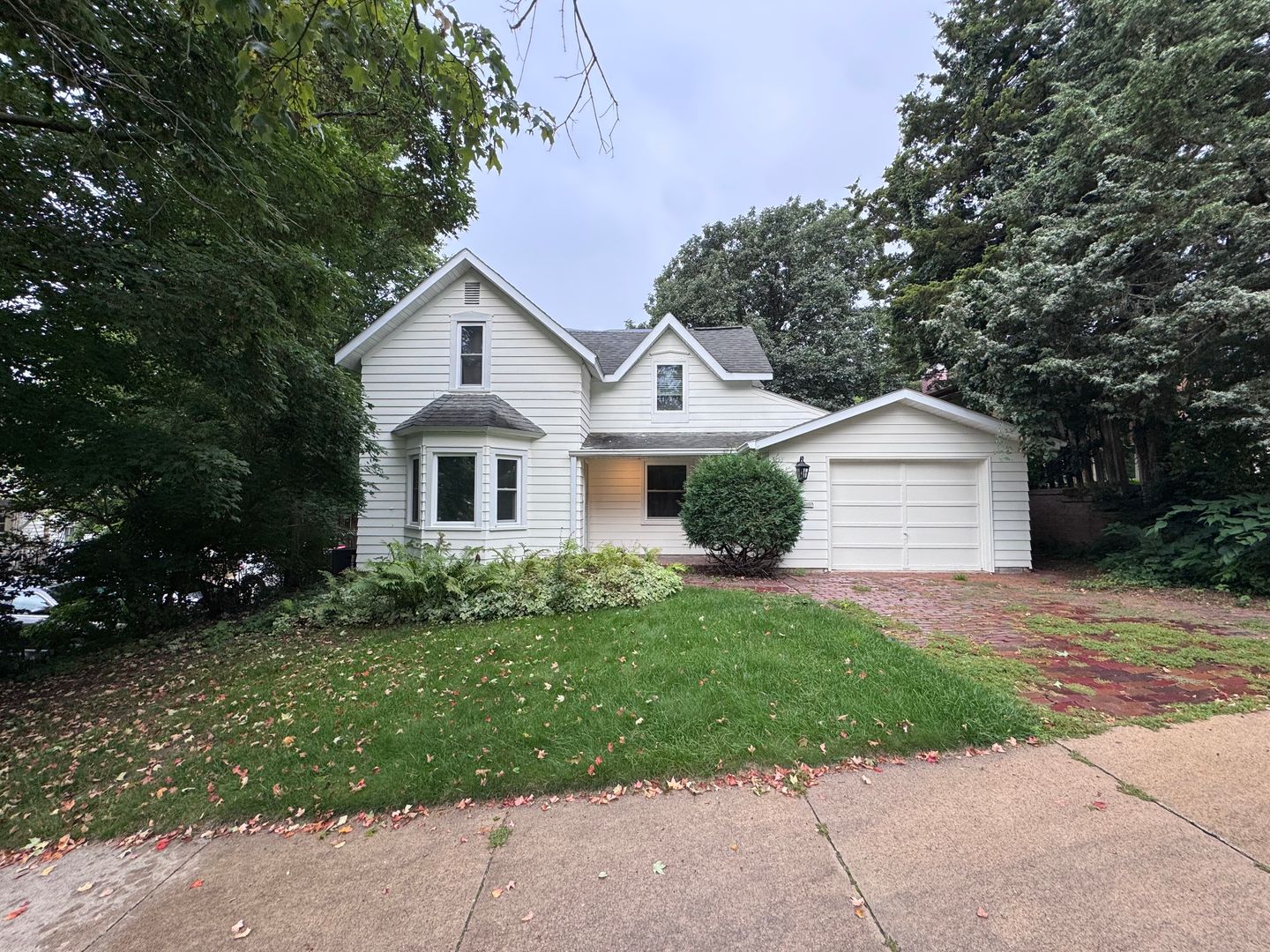 Rochester House: 517 6th Ave SW