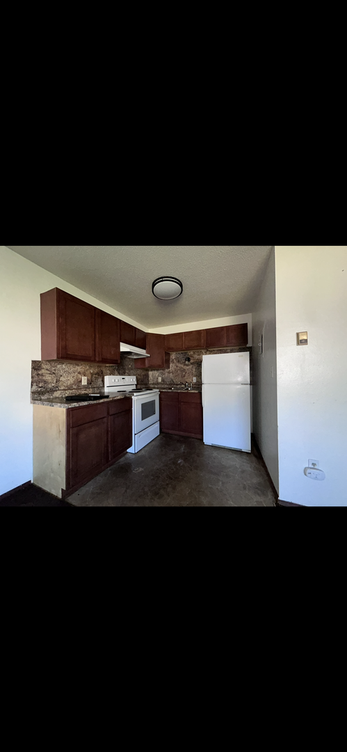 Owatonna Apartment: 112 21st St NW