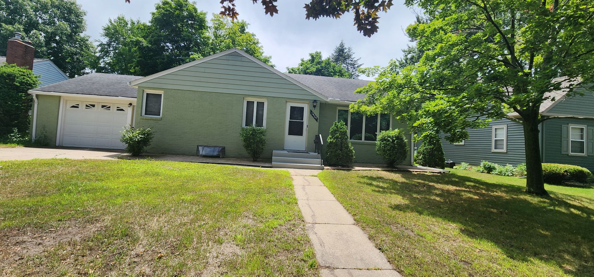 Austin House: 1909 2nd ave Sw