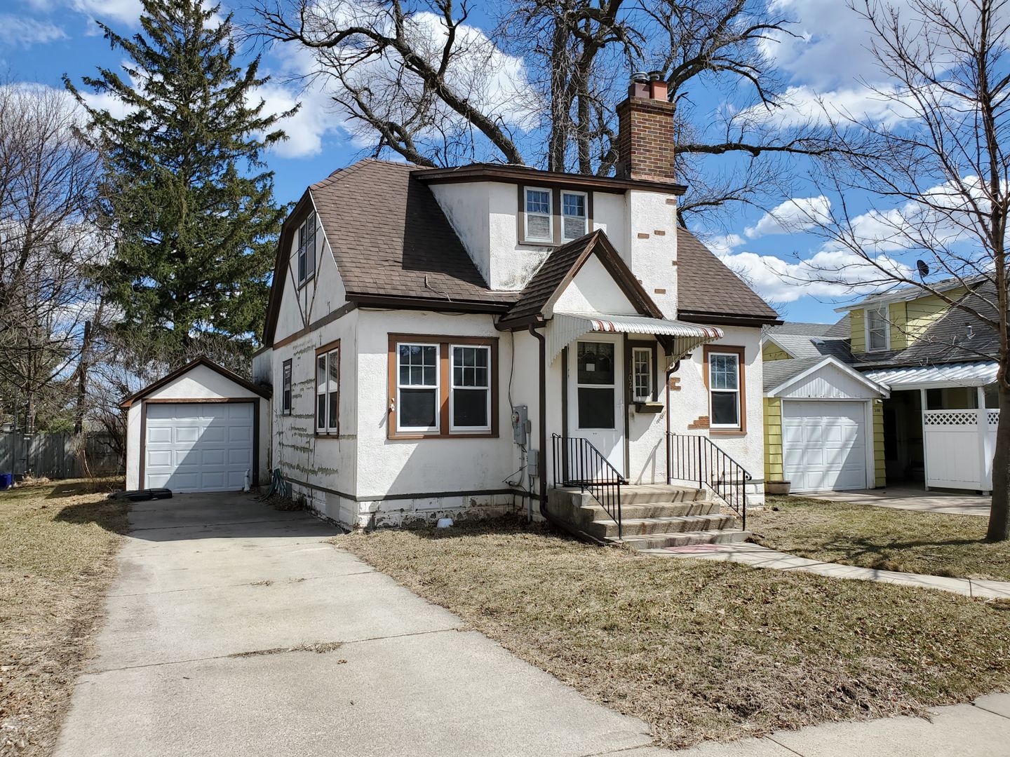 Austin House: 1102 3rd St. NW