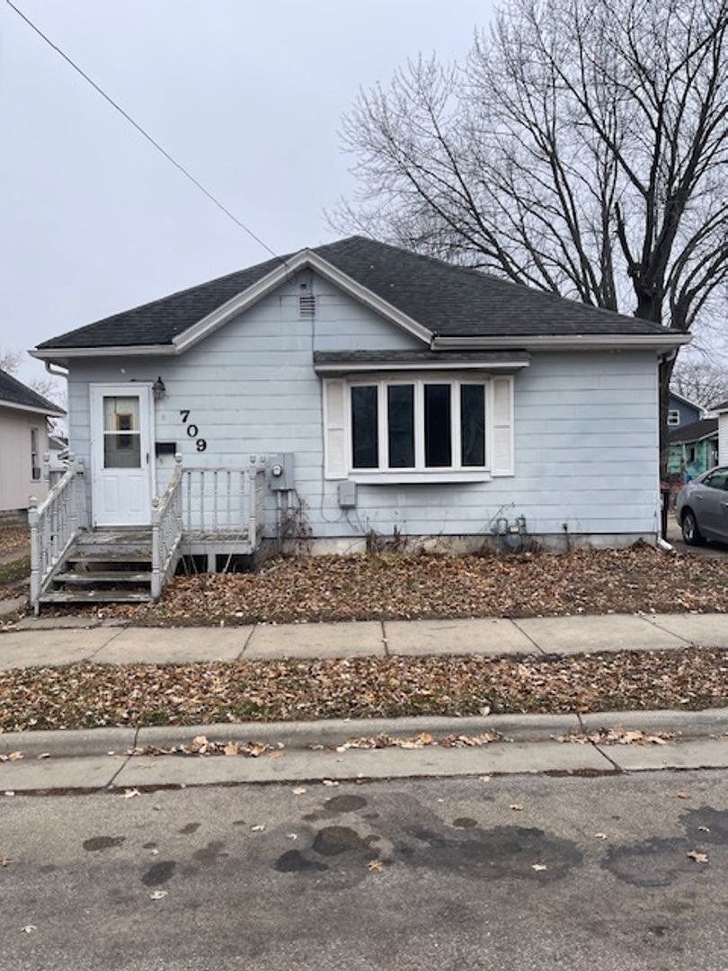 Austin House: 709 13th St NE