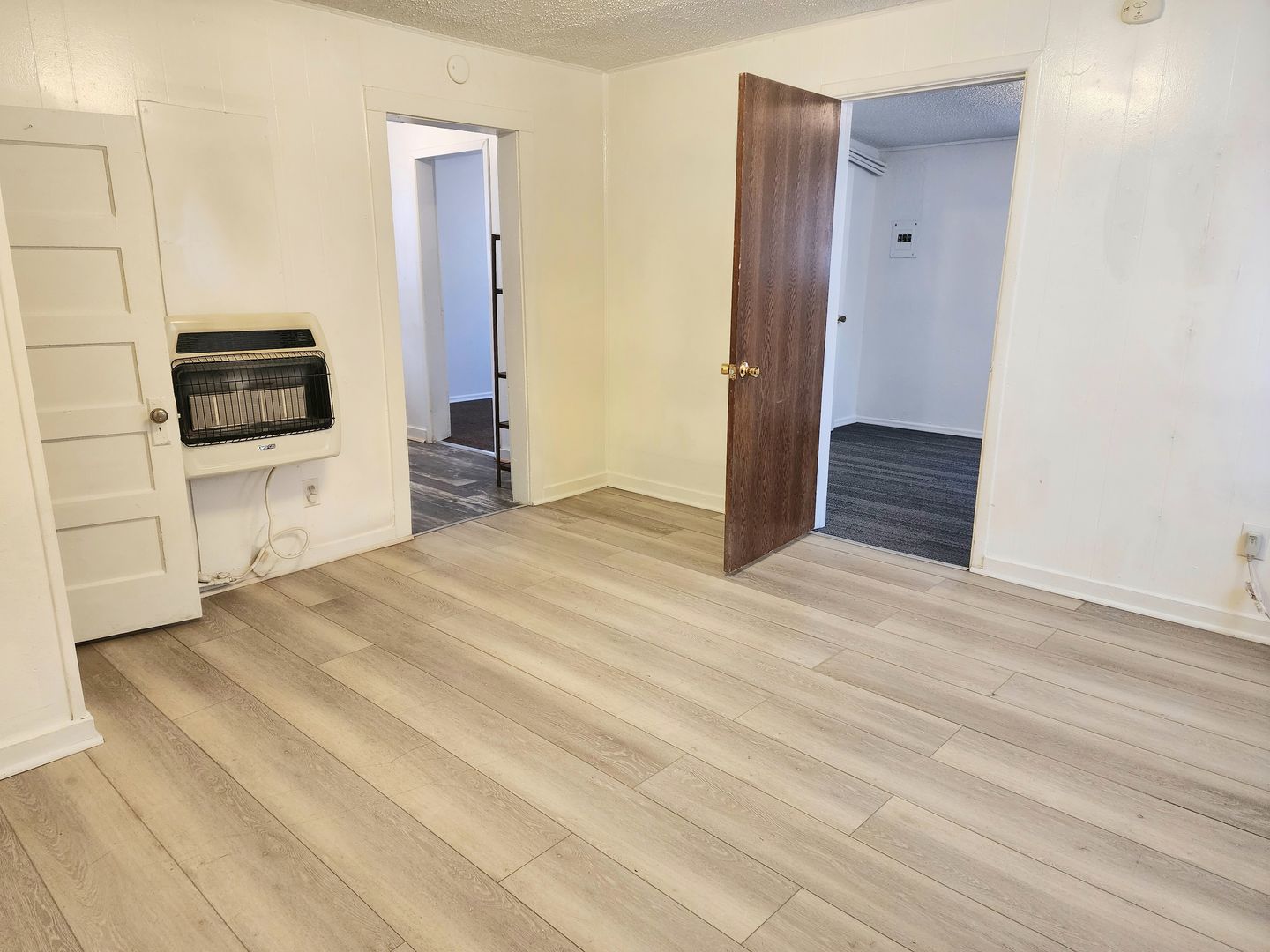 Portales Apartment: 216 S Avenue I