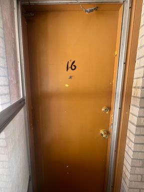 Curry House Apt 16 (Top Apartment)