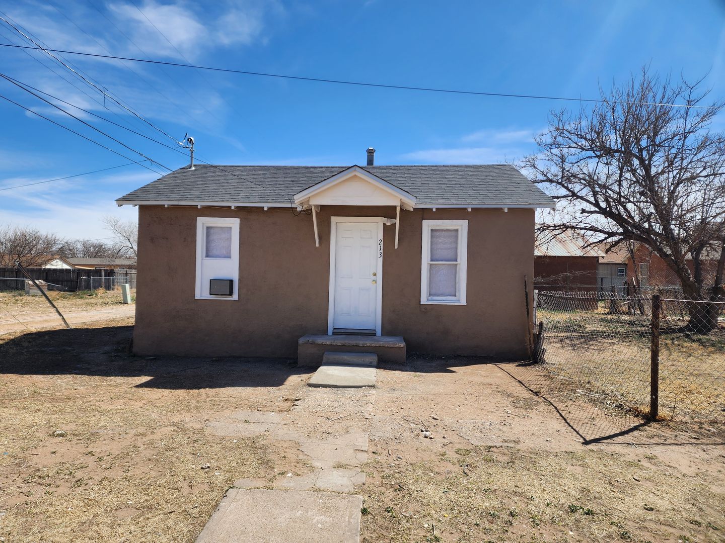 Portales House: 213 W 9th St