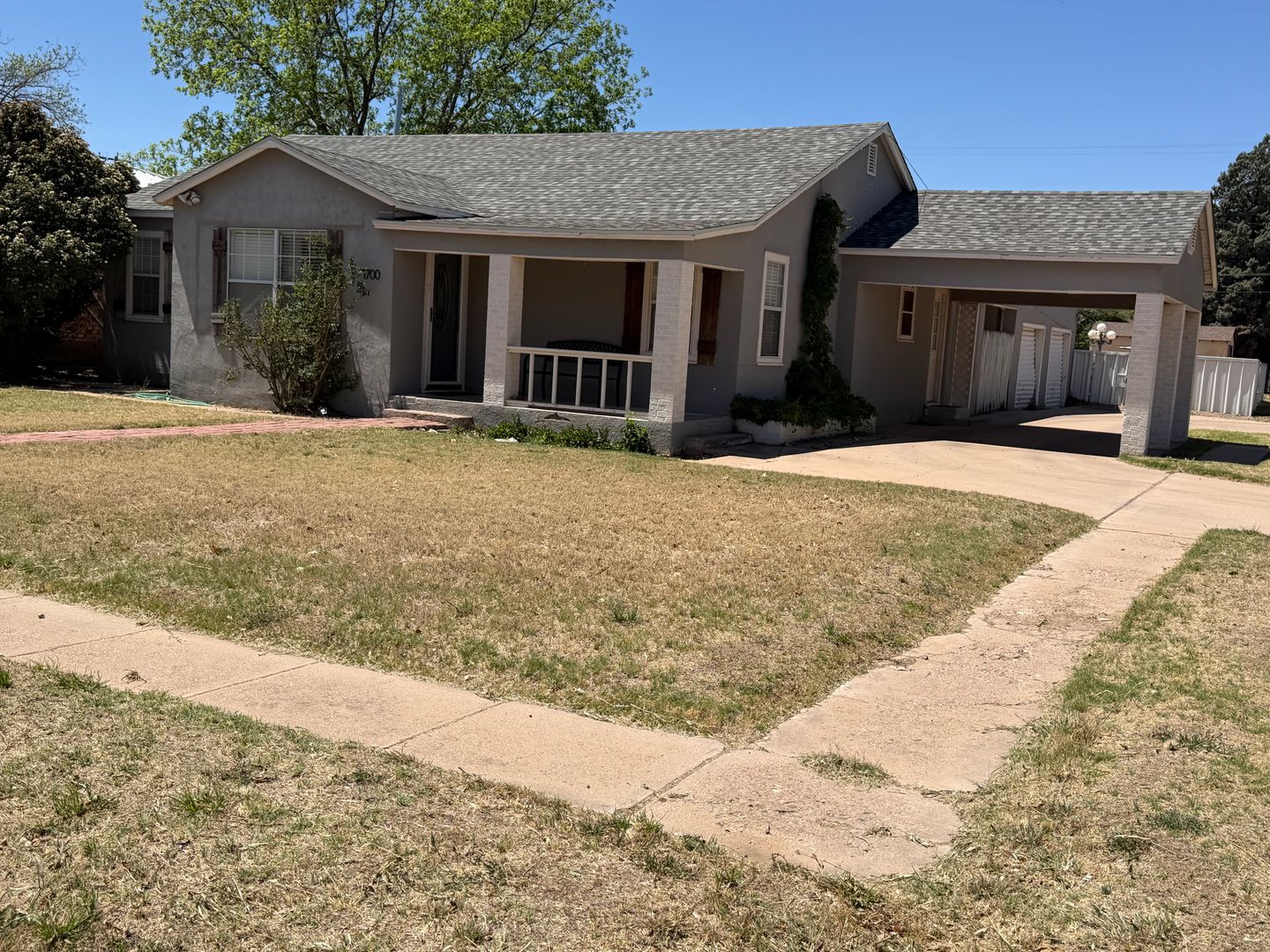 Portales House: 1700 S Ave B