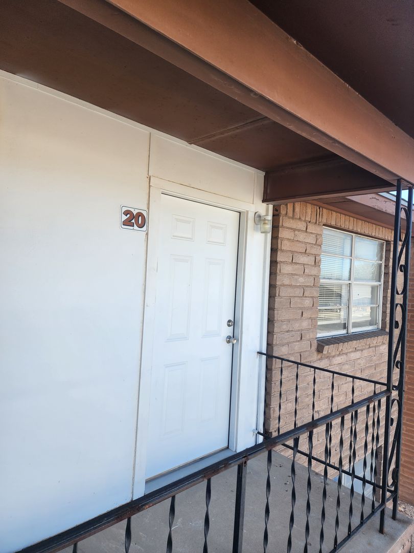 Portales Apartment: 1540 Arizona Dr