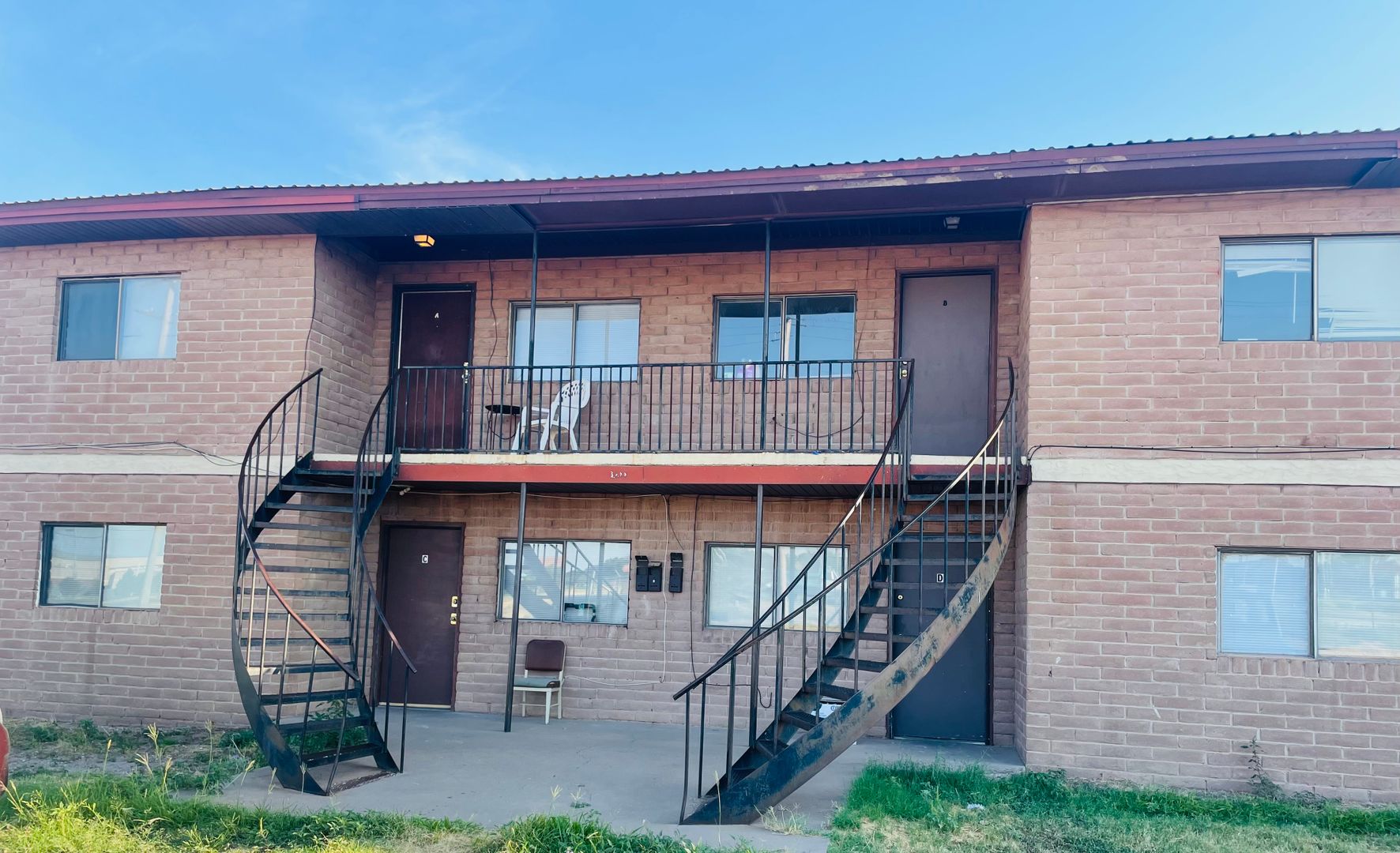 Portales Apartment: 1222 W Date St
