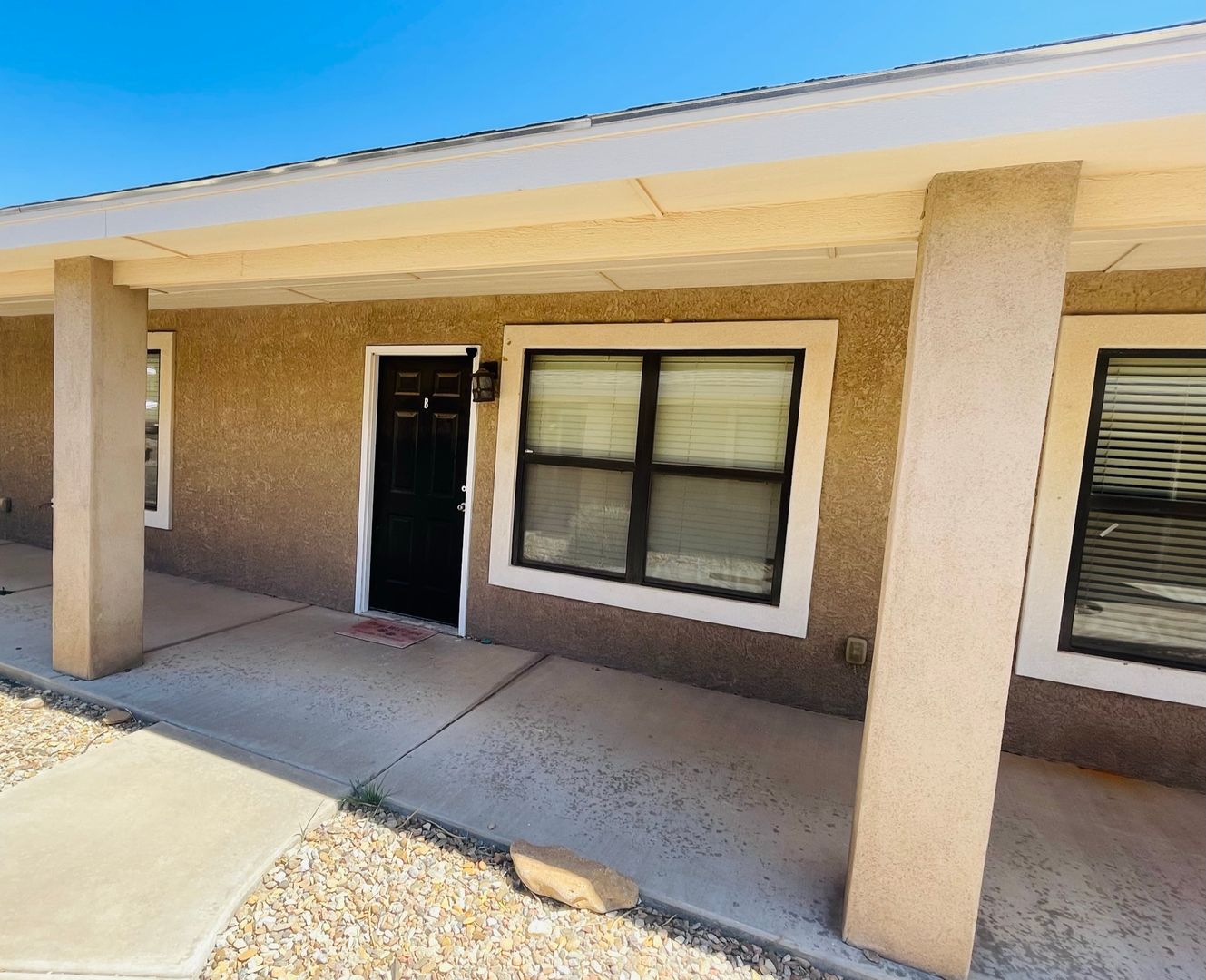 Portales Apartment: 1101 W 15th St