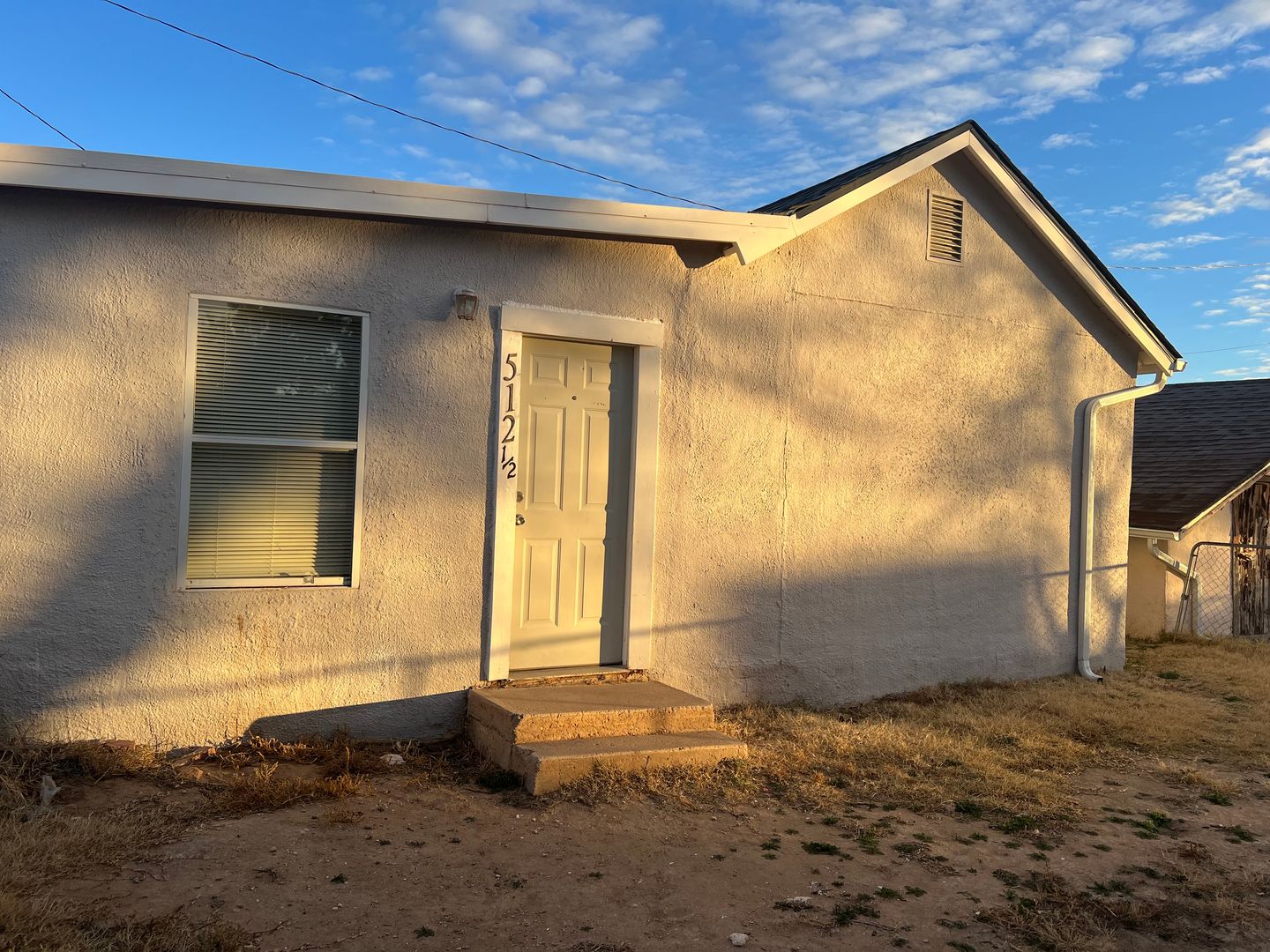 Portales House: 512 1/2 W 15th St