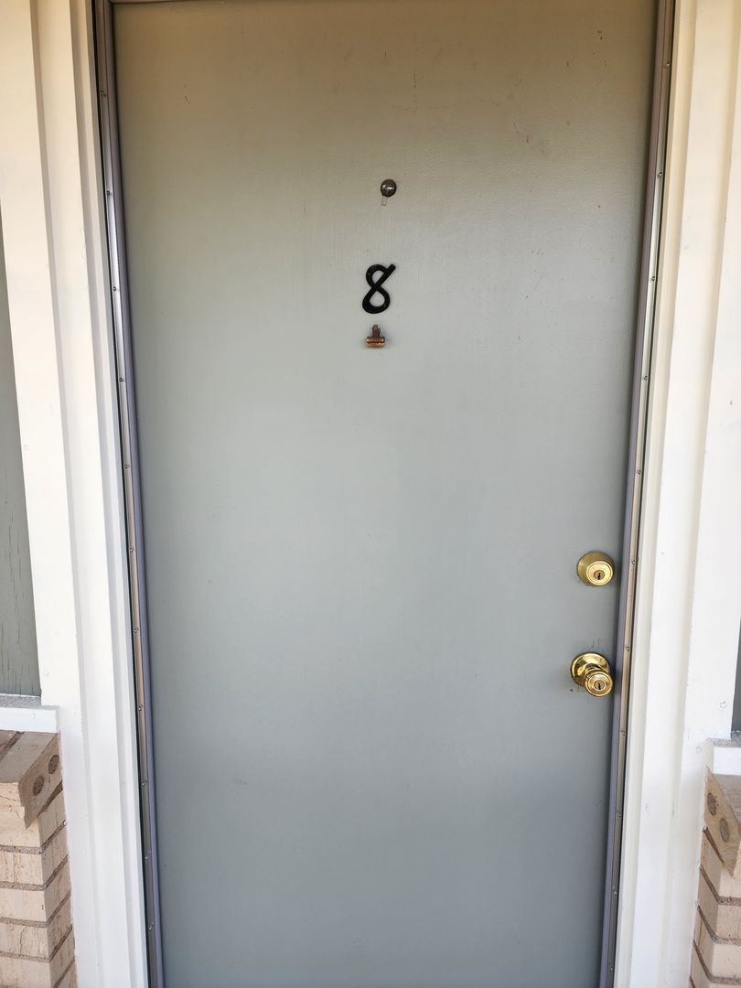 Clovis Apartment: 2100 Mitchell