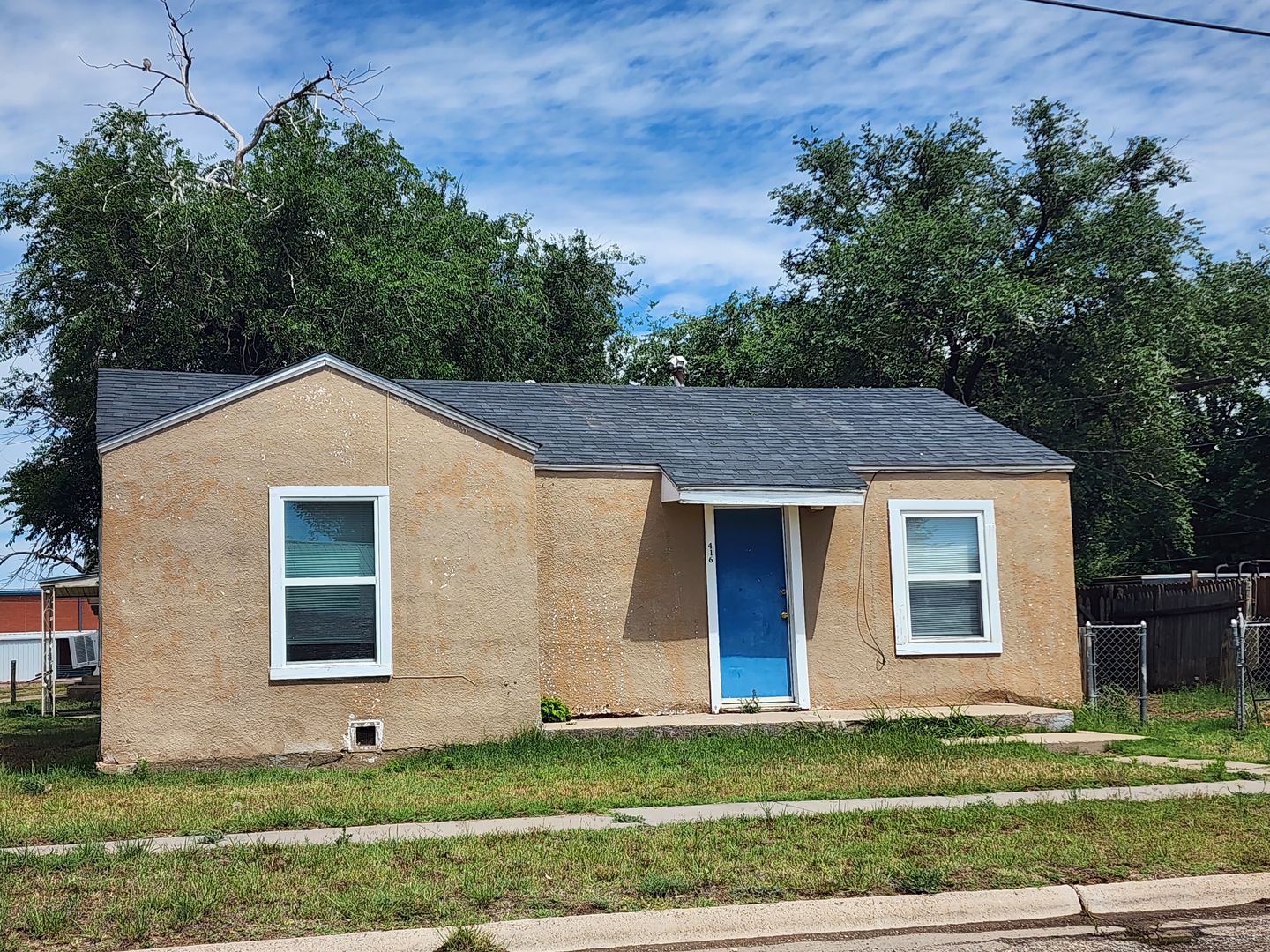 Portales House: 416 W 6th St
