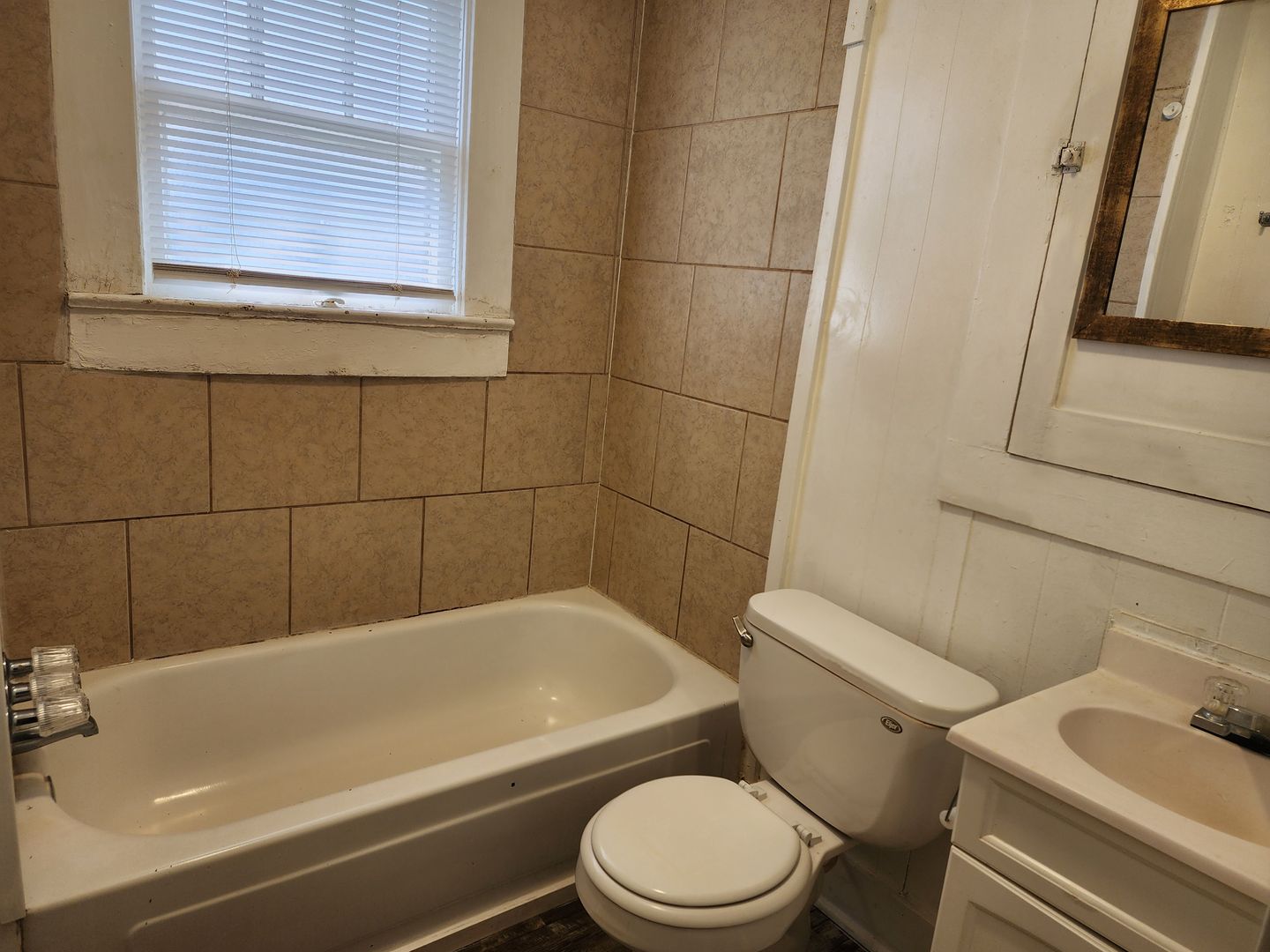 Portales House: 809 S Avenue A