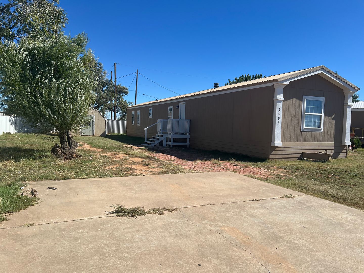 Clovis House: 3405 Cesar Chavez Dr