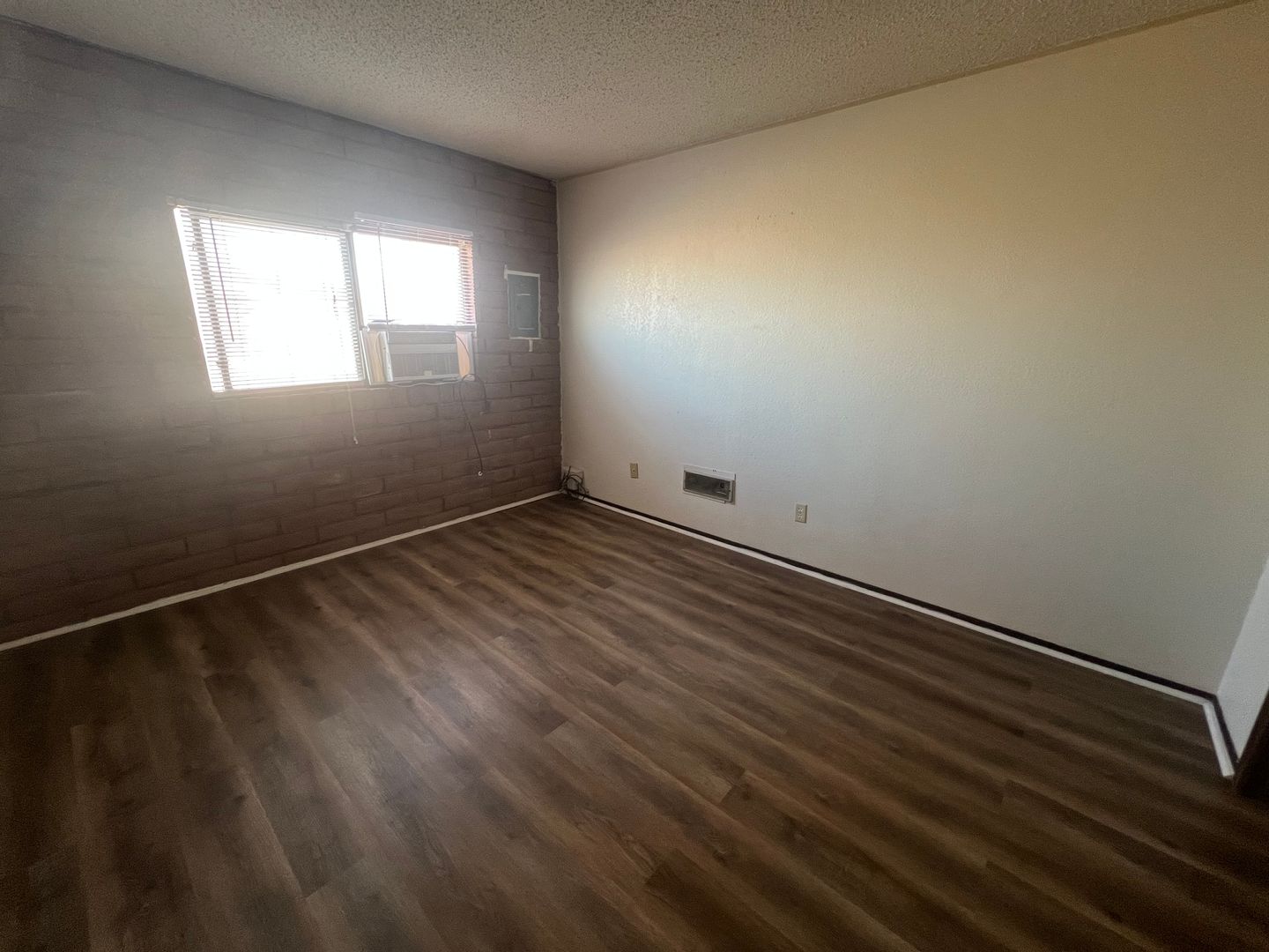 Portales Apartment: 1222 W Date St