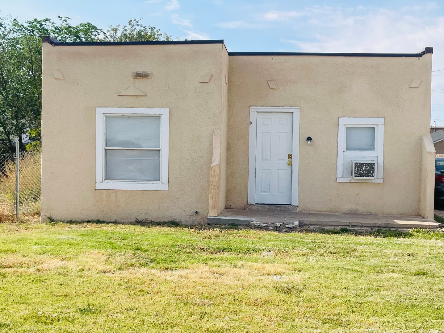 Portales Apartment: 216 S Avenue I
