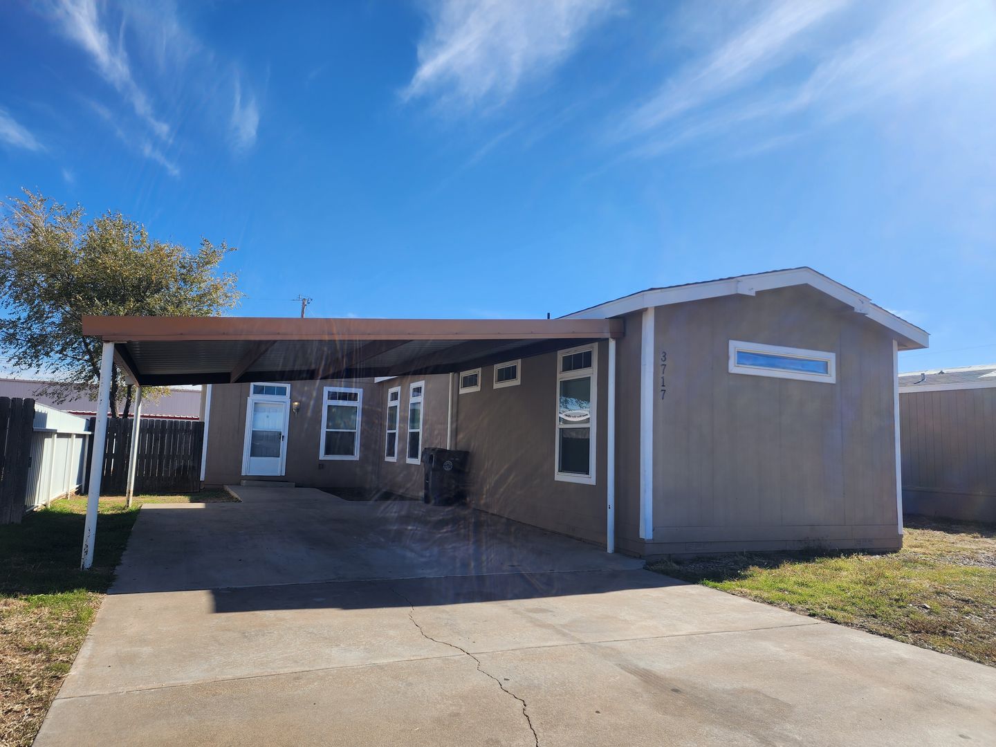 Clovis House: 3717 Cesar Chavez Dr