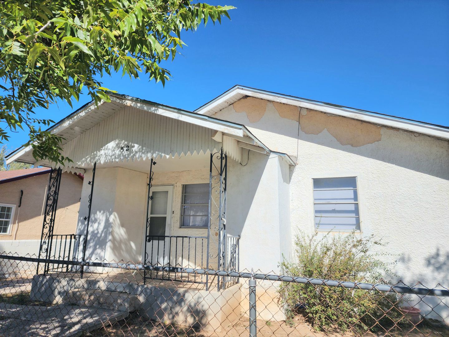 Portales House: 521 S Main Ave