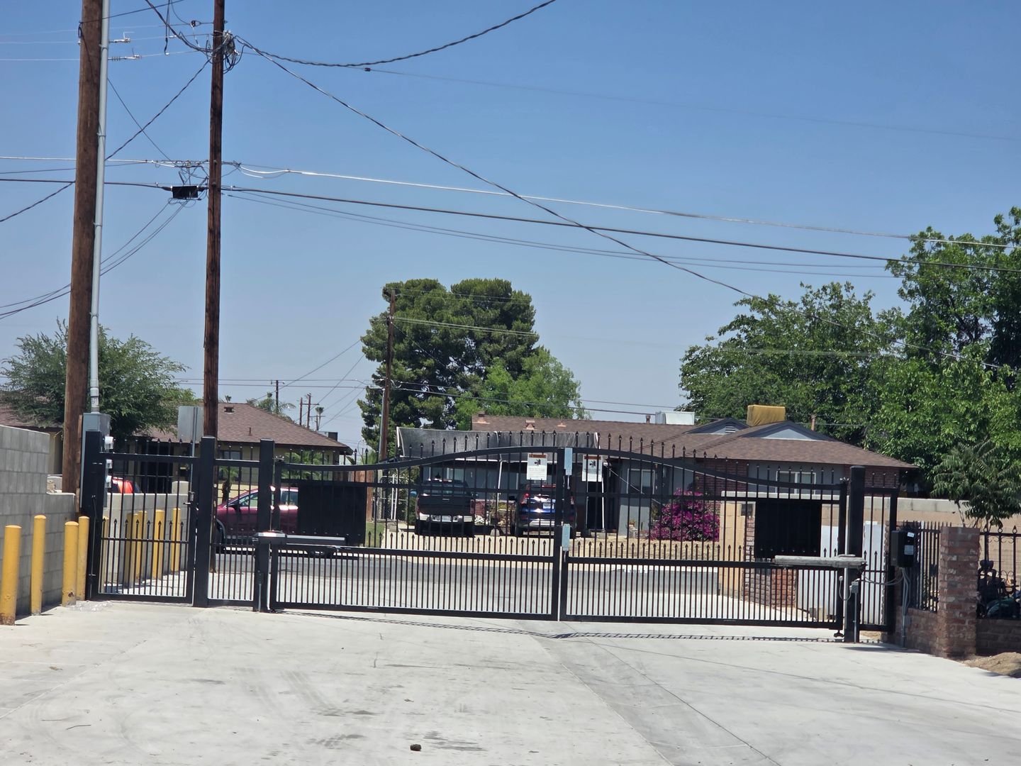 Bakersfield Apartment: 1821 Lacey St