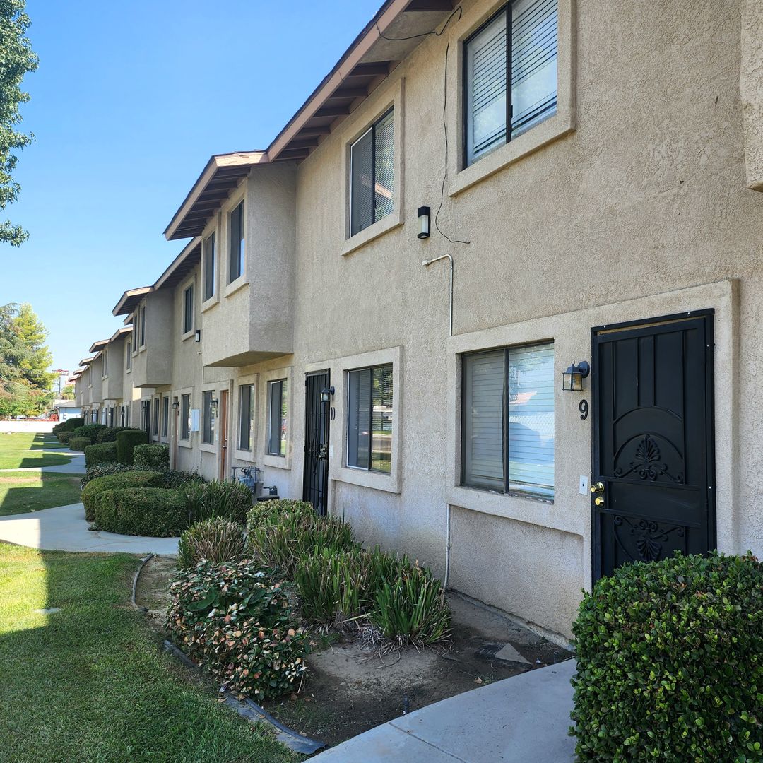 Bakersfield Townhome: 510 Real Rd. #9