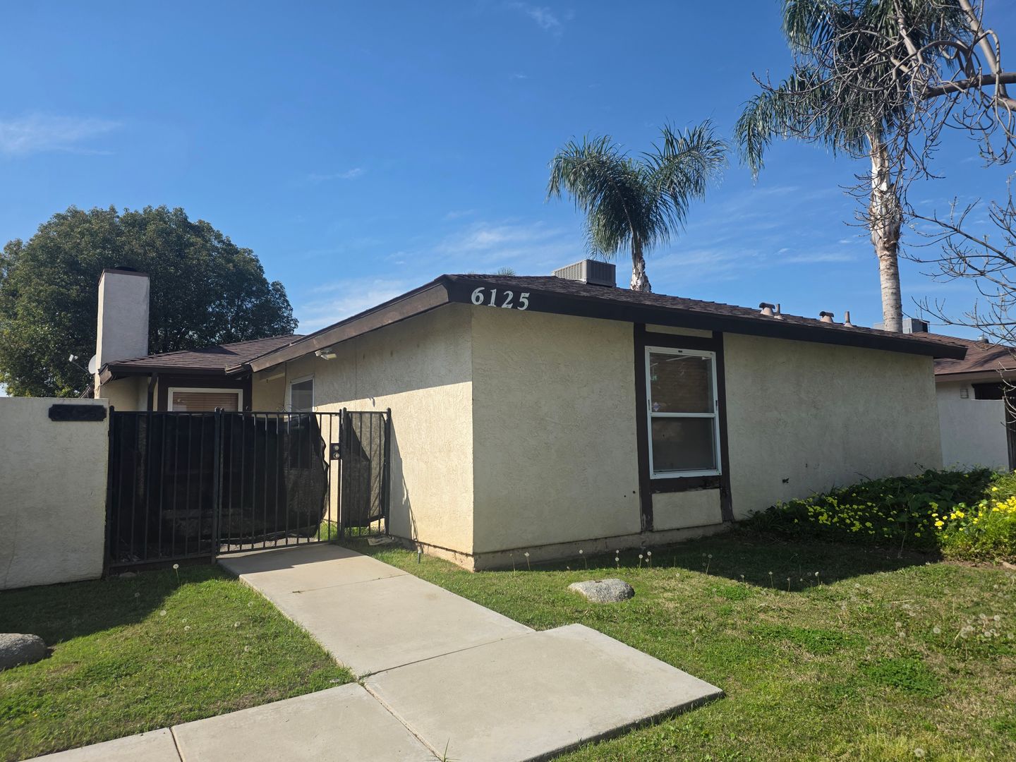 Bakersfield House: 6125  Wilson Rd