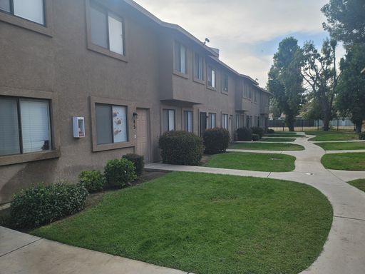 Gated 3 bed-1.5 bath Condo – photo 1