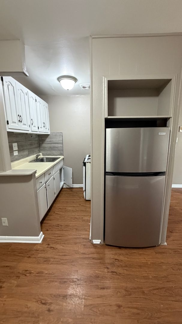 Arlington Heights Apartment: 27 N. -29 N. Dryden Place