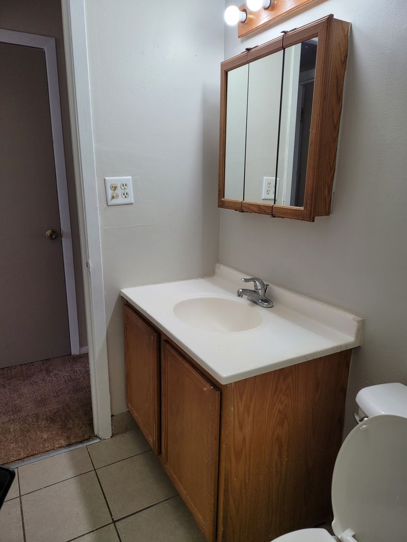 Arlington Heights Apartment: 2294 West Nichols Road