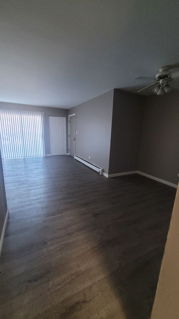 Arlington Heights Apartment: 2252 West Nichols Road