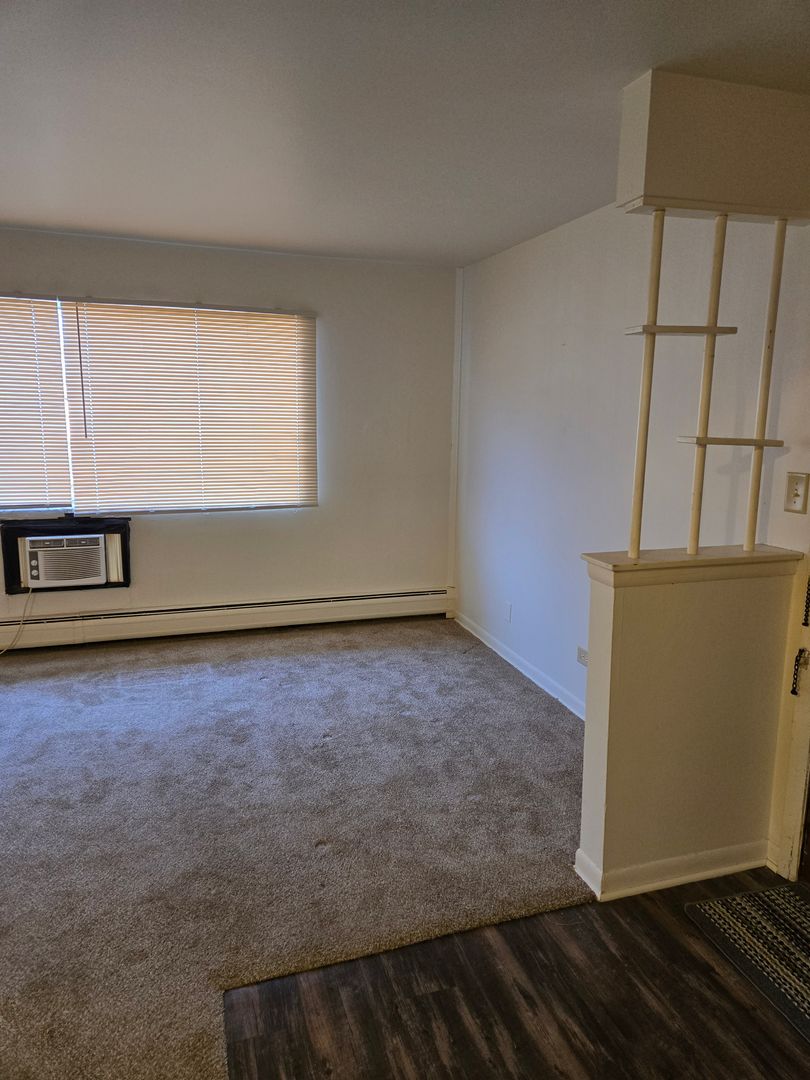 Glenview Apartment: 10364 Michael Todd Terrace