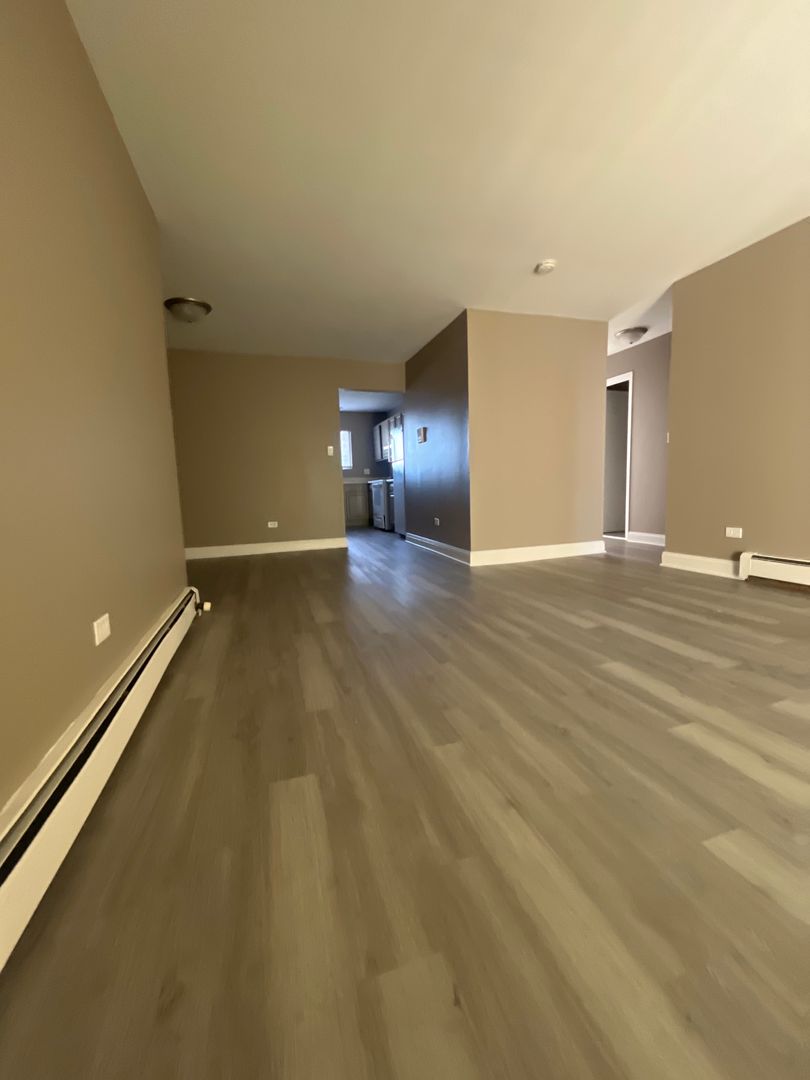 Arlington Heights Apartment: 2260 West Nichols Road