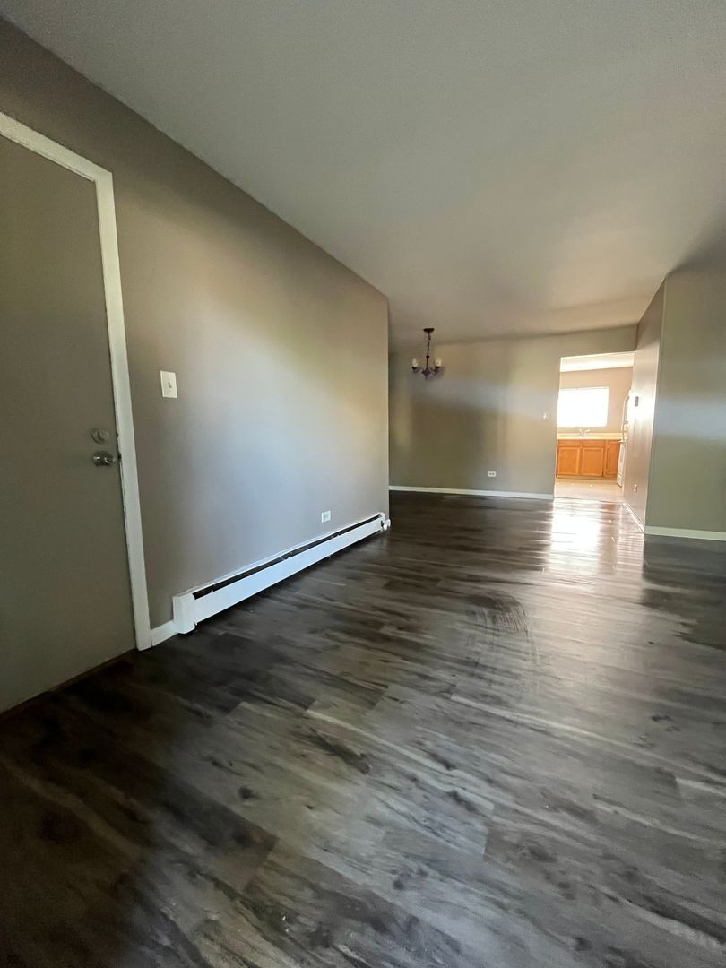 Arlington Heights Apartment: 2340 West Nichols Road