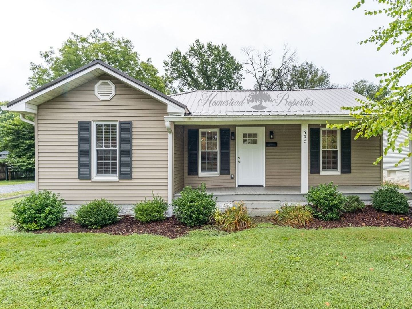 Johnson City House: 505 Lamont St